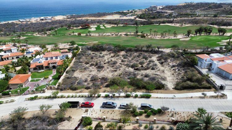 Los Cabos Fundadores Experience Serenity at Casa Luna.Presented by Custom Homes Mexico, Casa Luna is a masterwork of modern luxury, perfectly positioned along the 8th fairway of the exclusive PLC Fundadores gated community, this ocean – 185 C. Padre Sistiaga, San Jose del Cabo, BS