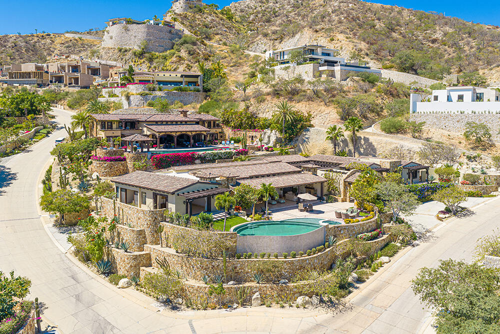 Los Cabos Pedregal Csl Perched majestically above the iconic PEDREGAL sign, this rare estate offers the most coveted vantage point in Baja. Experience breathtaking dual – 25 Las Colinas, San Jose Corridor, BS