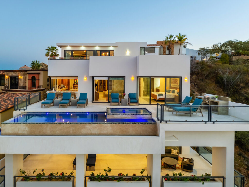 Los Cabos Fundadores Experience Serenity at Casa Luna.Presented by Custom Homes Mexico, Casa Luna is a masterwork of modern luxury, perfectly positioned along the 8th fairway of the exclusive PLC Fundadores gated community, this ocean – Cam. Grande, Cabo San Lucas, BS